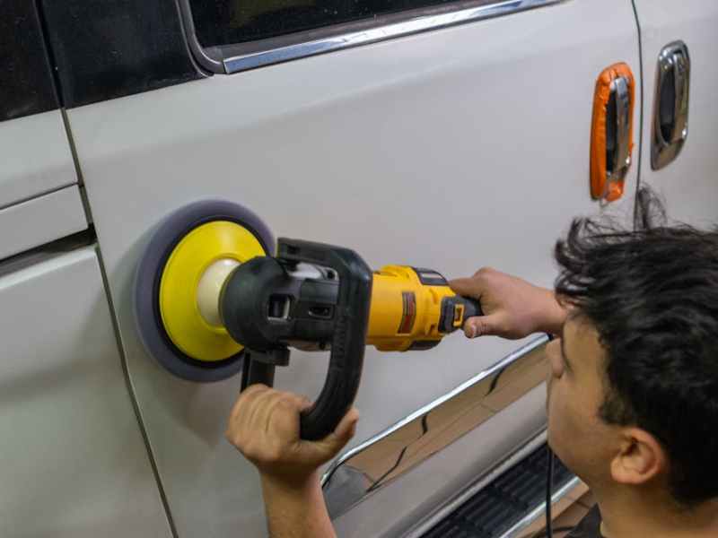 How to Choose the Right Paint for Your Car: A Complete&nbsp;Guide