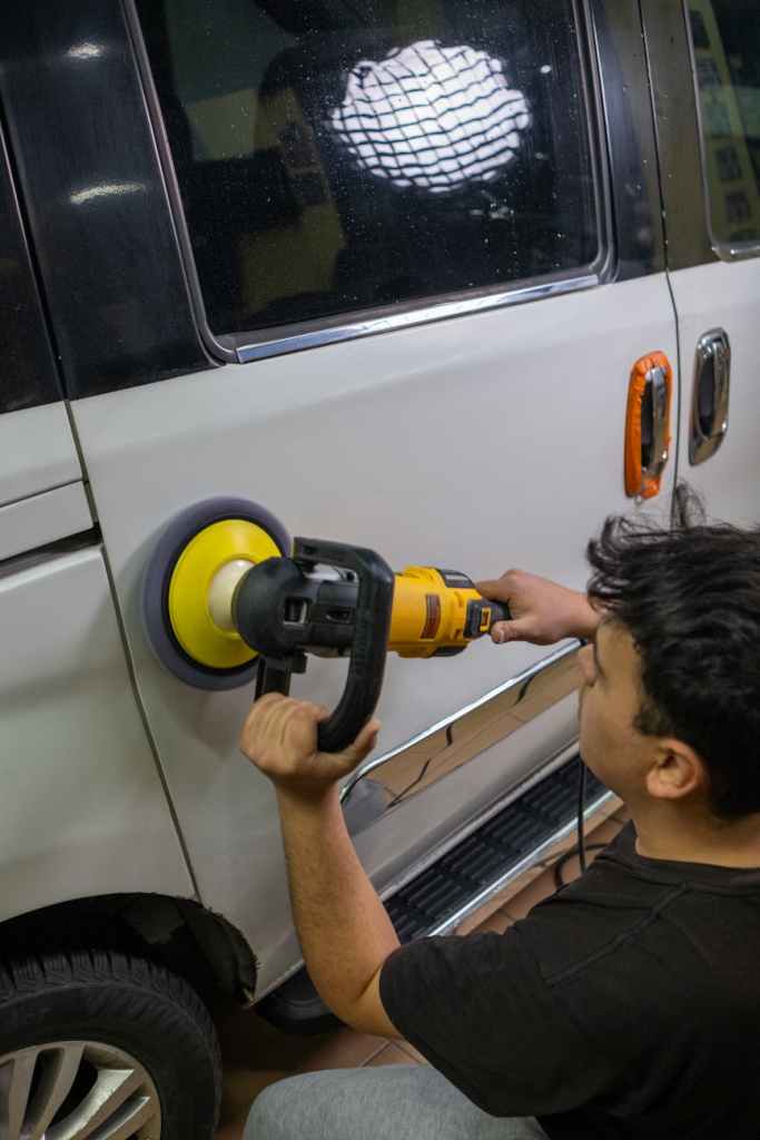 How to Choose the Right Paint for Your Car: A Complete&nbsp;Guide