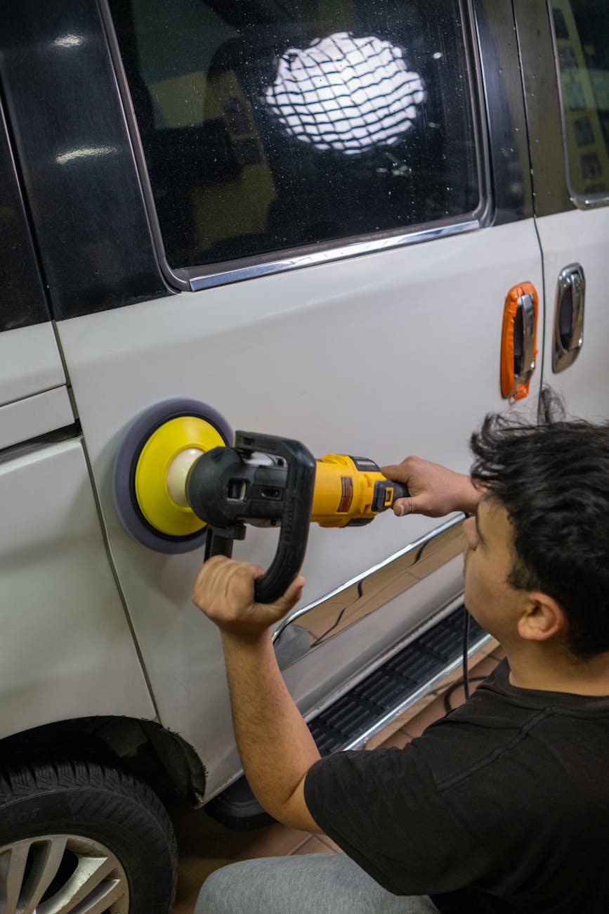 How to Choose the Right Paint for Your Car: A Complete&nbsp;Guide